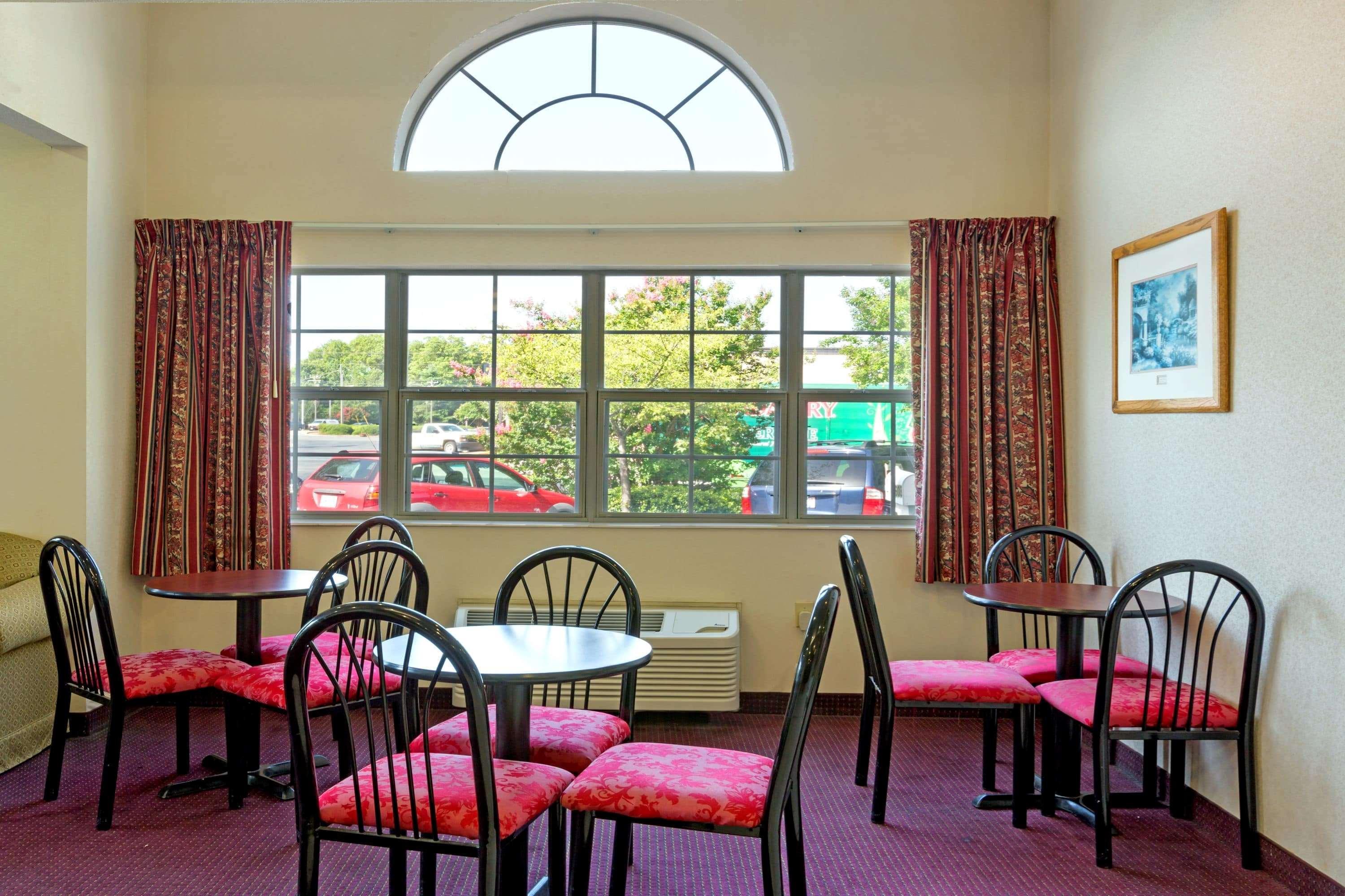 Microtel Inn & Suites By Wyndham Matthews/Charlotte Bagian luar foto
